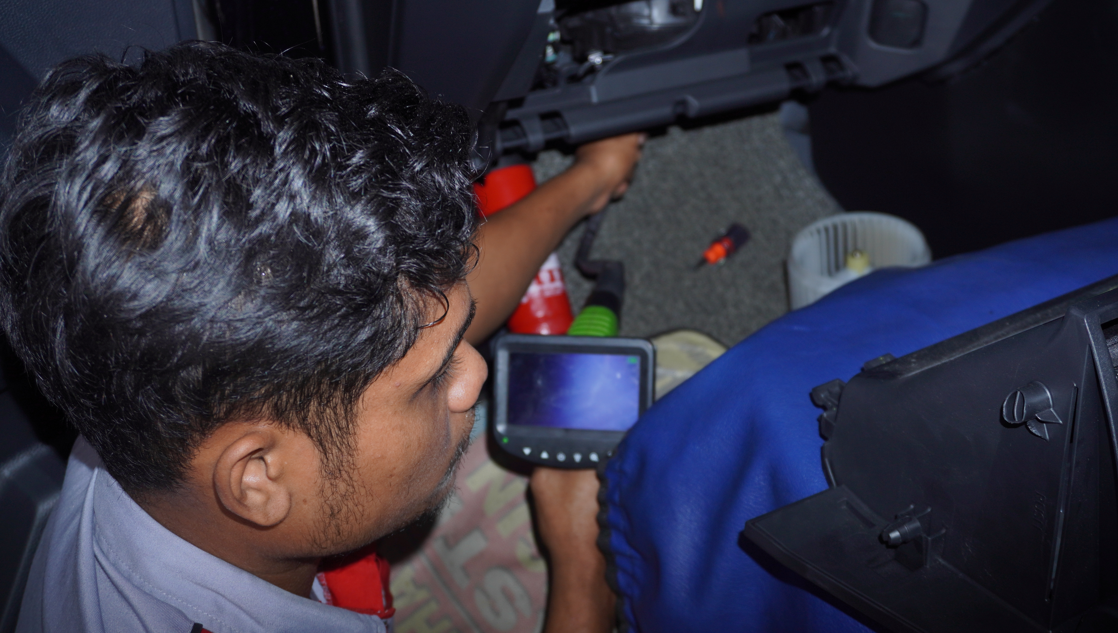 Service AC Mobil Isi Freont AC Mobil